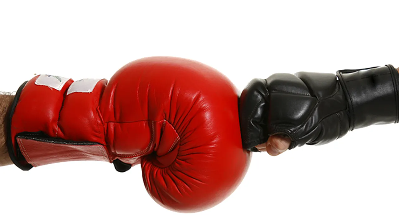 Pugilistul Andrew Cancio a rămas dezbrăcat complet în faţa oamenilor ce asistau la cântarul oficial - VIDEO