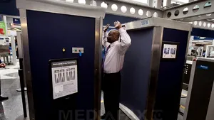Scanerele corporale din aeroporturi ar putea fi periculoase pentru sănătate