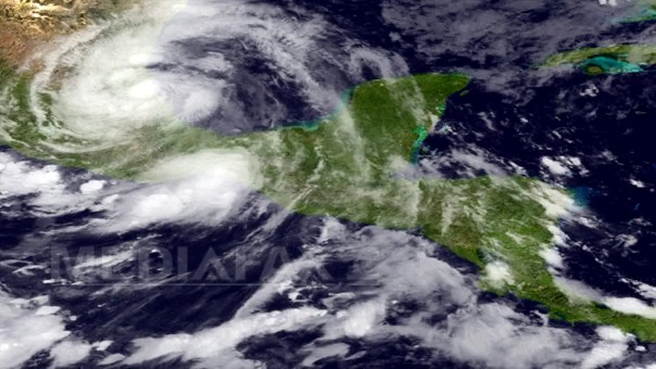 STUDIU: Aerosolii produşi de activităţile umane reduc frecvenţa furtunilor tropicale