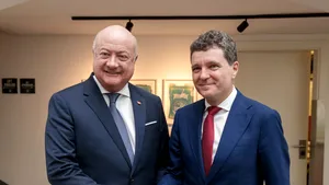 Nicușor Dan a discutat cu cancelarul Austriei despre economie, cooperare și extinderea UE