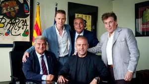 Antrenorul Hansi Flick şi-a prelungit contractul cu FC Barcelona până în 2027