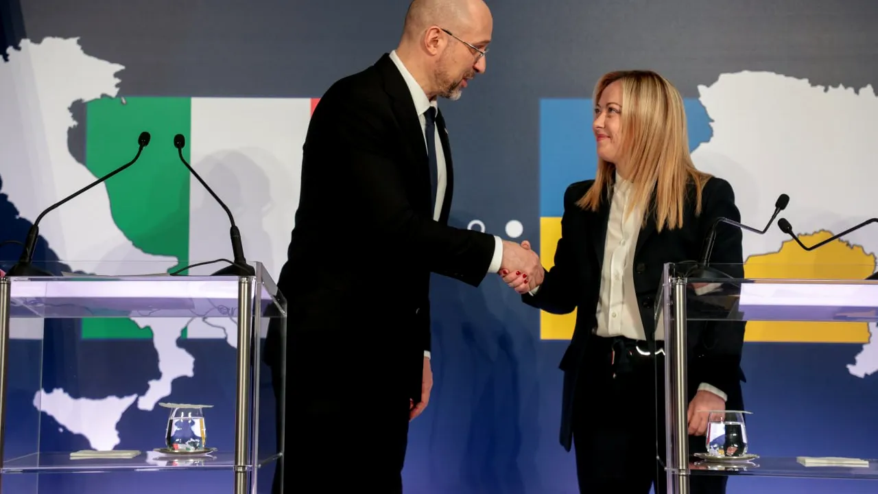 Meloni spune că UE ar trebui să accelereze procesul de aderare a Ucrainei ca recompensă pentru contribuţia la securitatea Europei