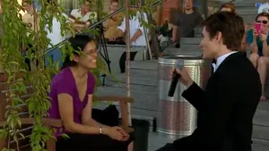 Cea mai romantică cerere în căsătorie? Modul inedit în care un bărbat i-a pus marea întrebare iubitei - VIDEO
