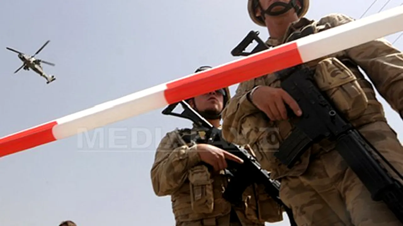 Aproximativ 30 de civili şi 20 de poliţişti, ucişi în raiduri aeriene NATO în Afganistan