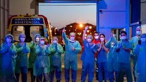 Studiu Oxford: Coronavirusul ar fi putut infecta deja jumătate din populaţia Marii Britanii