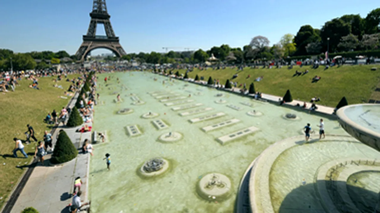 O tânără din Bucureşti, cercetată în Franţa pentru că a abandonat doi copii la Paris