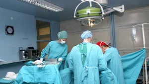 Transplant de rinichi, după zece ani în care s-a aflat pe lista de aşteptare. Pacientul suporta trei şedinţe de hemodializă pe săptămână