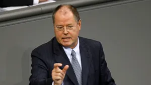 Ministrul german de Finanţe critică decizia Nokia de a închide fabrica din Bochum