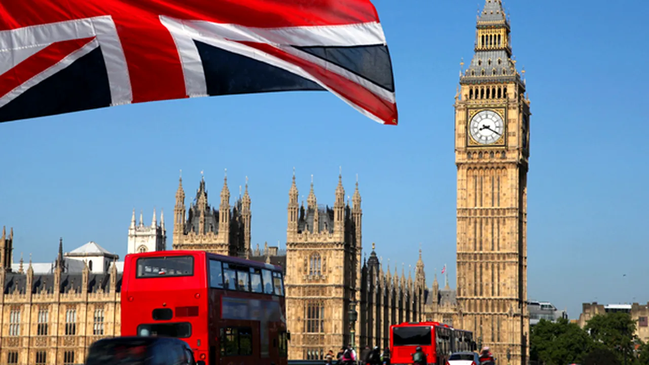 Riscul Brexitului îi face pe britanici să aplice pentru paşapoarte franceze
