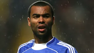 The Sun: Ashley Cole şi-a înşelat soţia