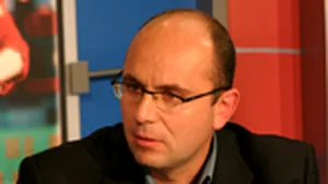Apel al liderului PIN către ceilalţi lideri politici: Să-i dăm guvernul lui Băsescu până în 2008