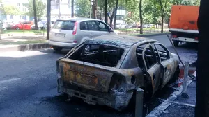 UPDATE Traficul pe bulevardul Nicolae Titulescu din Capitală a fost reluat, după ce o maşina a luat foc - FOTO