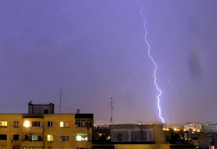METEO Vremea se schimbă radical în România: de la caniculă de 37 de grade la furtuni și o răcire de până la 10 grade