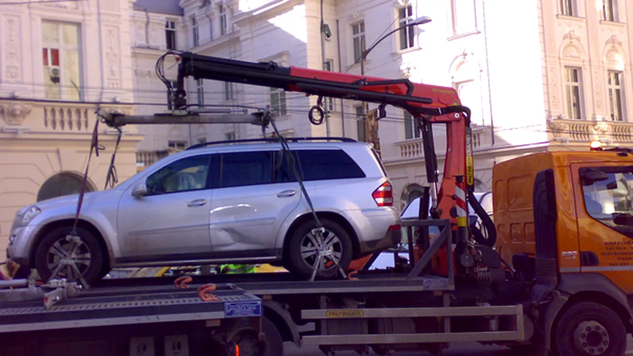 Nemulţumit că i-a fost ridicată maşina, un doljean a avariat mai multe autoturisme