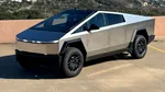 Tesla recheamă aproape toate Cybertruck-urile din SUA. Un panou exterior se poate desprinde