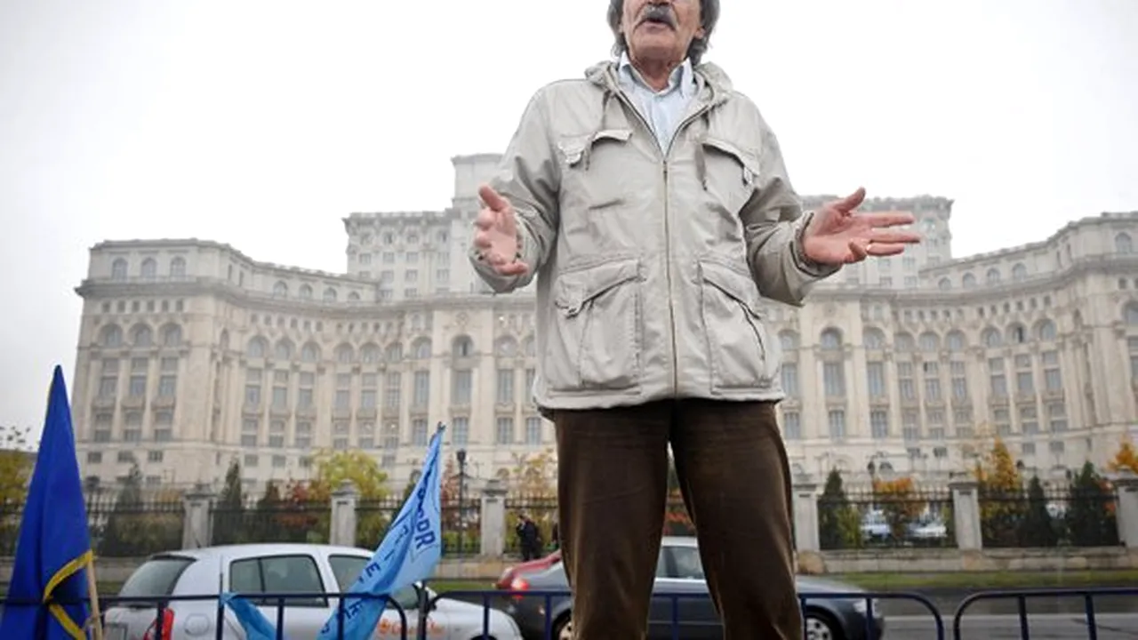 Sindicaliştii din cercetare protestează, miercuri, la Parlament şi Guvern