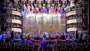 FOTO Peste 150.000 de spectatori la festivalul NEVERSEA. Fedde Le Grand a prins răsăritul pe scenă