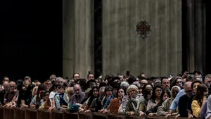 Program special la Bazilica Sfântul Petru: Va fi deschisă noaptea pentru cei care vor să-l omagieze pe Papa Francisc