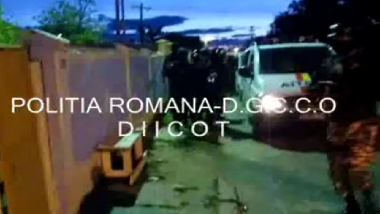 Doi bărbaţi din Slatina, arestaţi pentru trafic de persoane şi de minore pe relaţia România-Italia