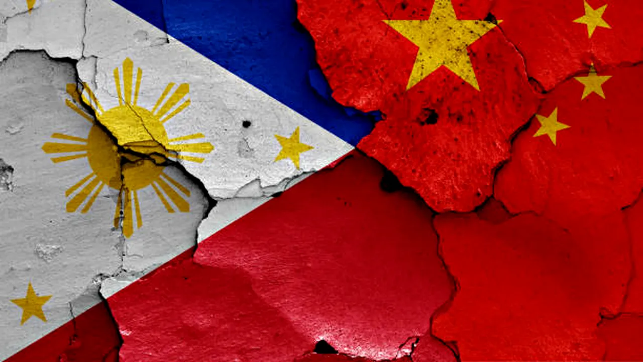 Filipinele acuză o navă a marinei chineze că a vizat „alarmant” cu radarul o navă filipineză