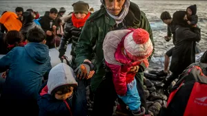 Oficialii greci se declară victime ale „Fake News”. Autorităţile susţin că nu s-a tras niciun foc de armă asupra imigranţilor