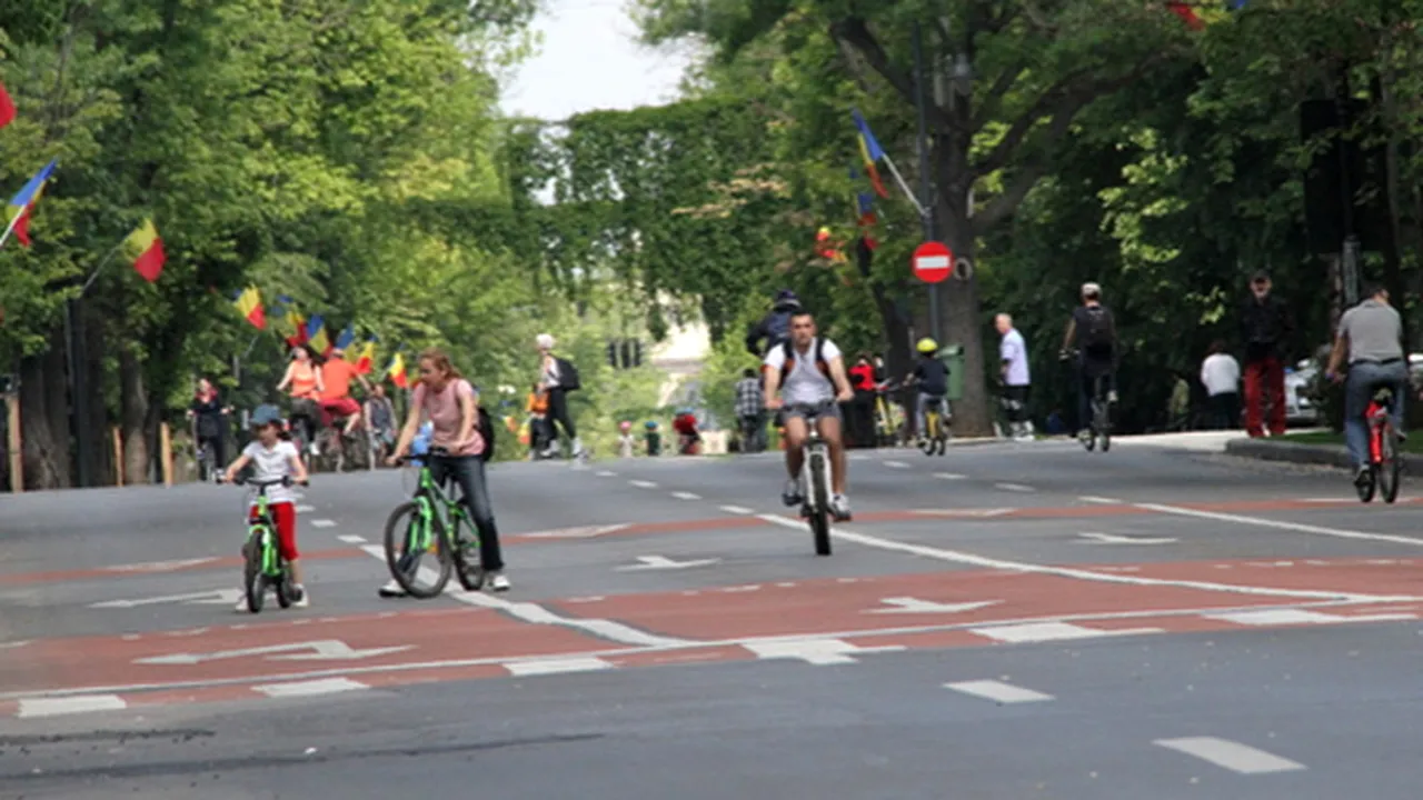 BICICLEŞTI 2014: Centrul Bucureştiului s-a deschis din nou pentru mişcare curată. Oana Pantelimon, campioană şi pe role