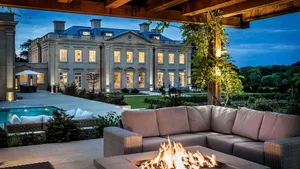 Locuinţele de lux din Londra au rămas fără chiriaşi de cel puţin două luni. Deşi proprietarii scad în mod constant chiriile, exigenţele noilor locatari au crescut