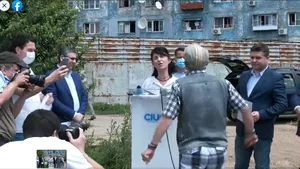 O conferinţă de presă a liberalilor în Capitală, întreruptă de o persoană în vârstă. Violeta Alexandru acuză PSD
