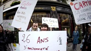 GREVĂ ISTORICĂ la Cartier: Angajaţii companiei franceze cer mărirea salariilor