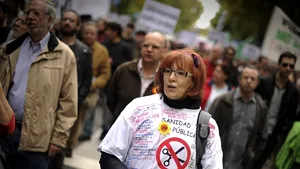 Aproximativ 1.000 de oameni protestează la Madrid cu o săptămână înaintea alegerilor