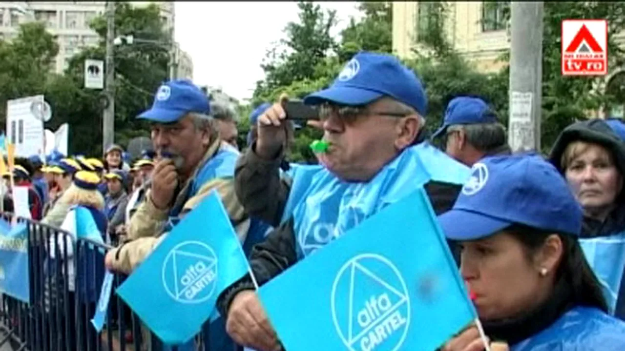 Sute de sindicalişti au pichetat Palatul Cotroceni şi sediul Guvernului