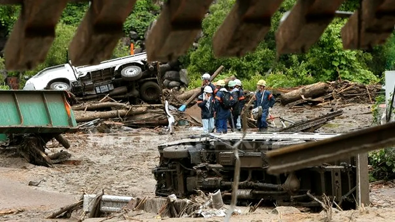Taifunul Neoguri a ajuns pe insula Kyushu. Ploi puternice şi valuri gigantice ameninţă sud-vestul Japoniei - VIDEO