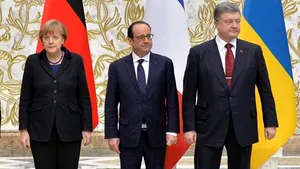 Hollande, Poroşenko şi Merkel şi-au exprimat îngrijorarea faţă de situaţia de la Debalţeve 
