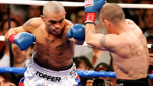 Un fost campion mondial WBO a fost înjunghiat în noaptea dintre ani cu un cuţit de măcelar