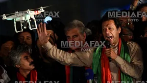 Fostul premier al Pakistanului anunţă un marş spre capitală pentru alegeri anticipate: 