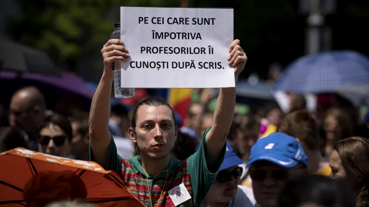 Ministerul Educației: 98,6% dintre profesorii titulari rămân în aceeași școală după creșterea normei