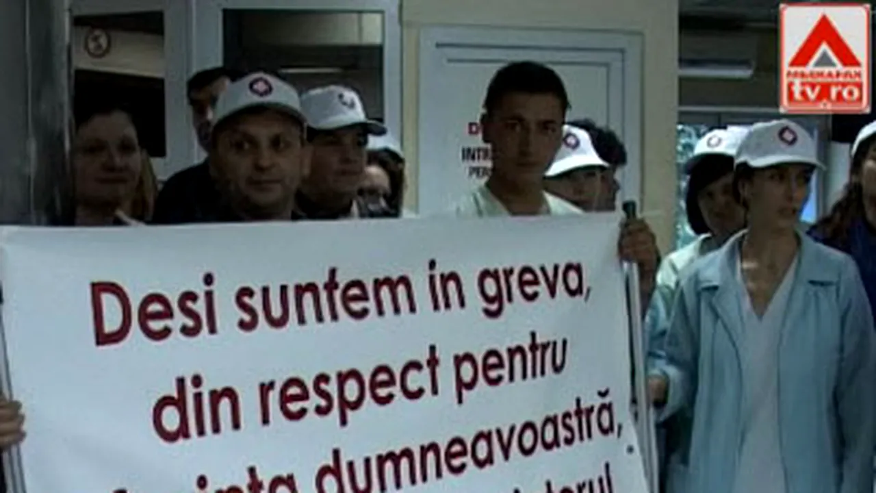 Jumătate dintre bugetari au oprit, luni, activitatea