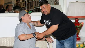 Fiul lui Maradona a aflat vestea morţii tatălui său în spital, internat din cauza COVID-19