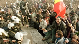 Aproape 300 de persoane cer despăgubiri în dosarul Mineriadei 13-15 iunie 1990