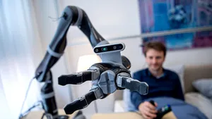 Un braţ robotic a fost învăţat să facă o sculptură

