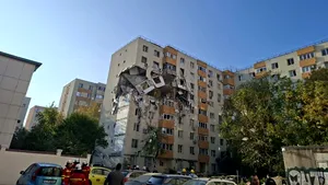 Breaking News Explozie devastatoare într-un bloc din Sectorul 5 al Capitalei! Trei morți și 13 răniți | Blocul în care a avut loc explozia este în risc de colaps | GALERIE FOTO-VIDEO