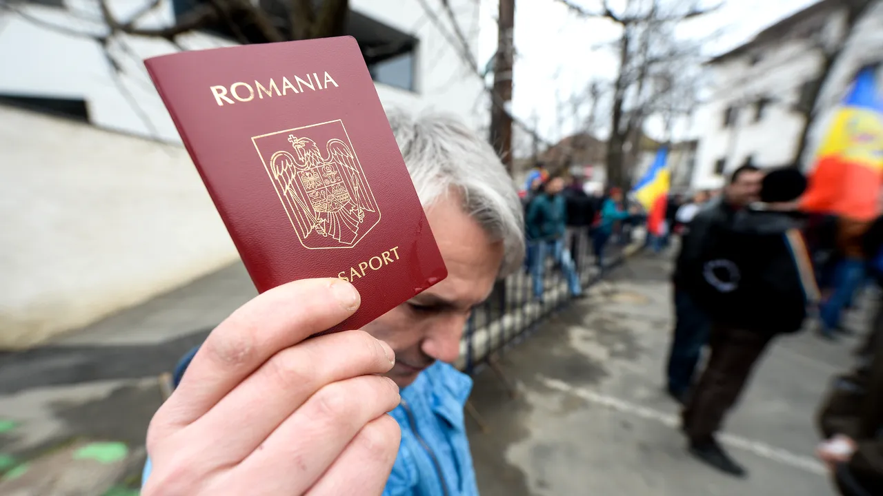 Mai multe paşapoarte au fost eliberate anul trecut, faţă de 2018. Aşteptarea la ghişeu a scăzut