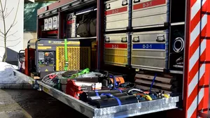 GALERIE FOTO Zece containere cu echipamente noi de căutare-salvare în caz de cutremur major, în dotarea IGSU