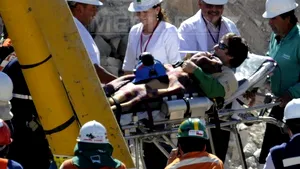 Conflict între soţia şi amanta unuia dintre minerii salvaţi în Chile - VIDEO