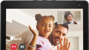 Noul Echo Show 10 îţi poate monitoriza căţelul lăsat singur acasă 