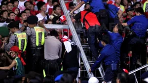 Doi suporteri au murit într-o busculadă înainte de meciul Indonezia-Malaysia