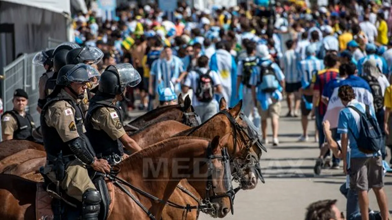 CUPA MONDIALĂ: Opt suporteri au fost răniţi în încercarea de a se apropia de autocarul Argentinei