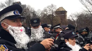 O mie de poliţişti locali, protest în faţa Guvernului. Pâslaru: Vom face o analiză ca să vedem dacă poliţiştii locali pot fi asimilaţi Poliţiei Naţionale - FOTO, VIDEO