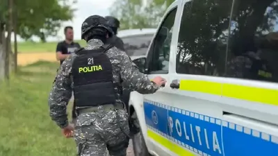 SOCIAL Un bărbat s-a baricadat într-o locuință din București. Au fost chemați negociatorii și a fost sistată furnizarea gazelor