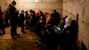 Sirenele de raid aerian se aud din nou la Kiev, în timp ce bilanţul victimelor creşte